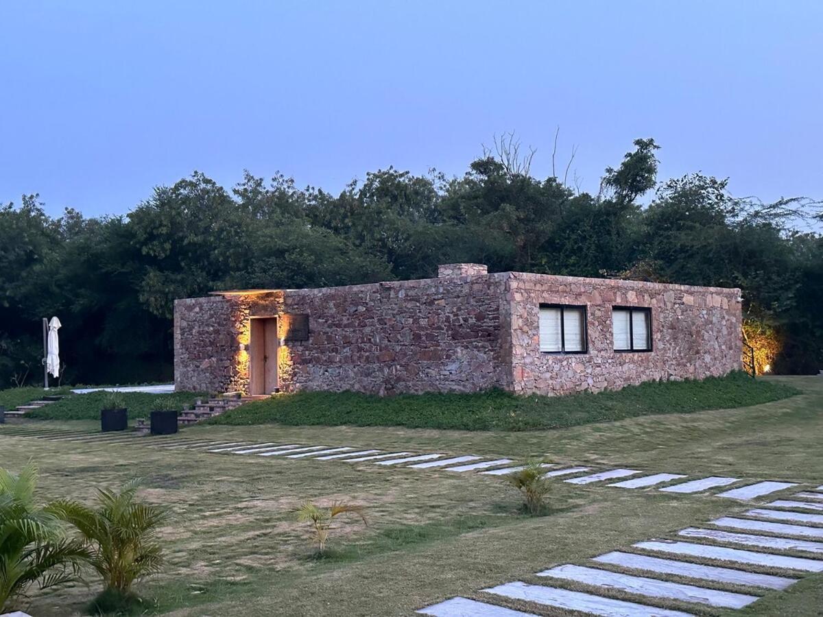 Kesar Farm House On The Lake Удайпур Екстериор снимка